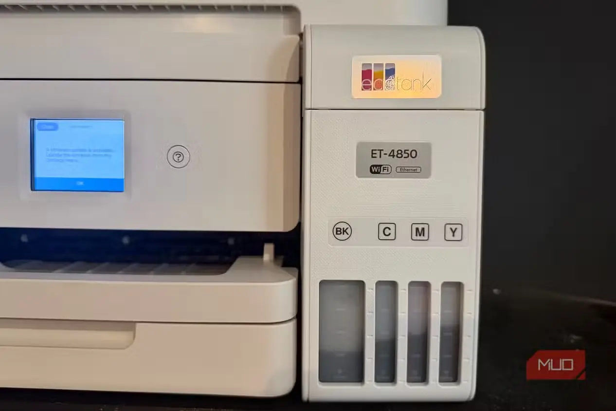 گوشه چاپگر Epson EcoTank و مخزنهای جوهر آن