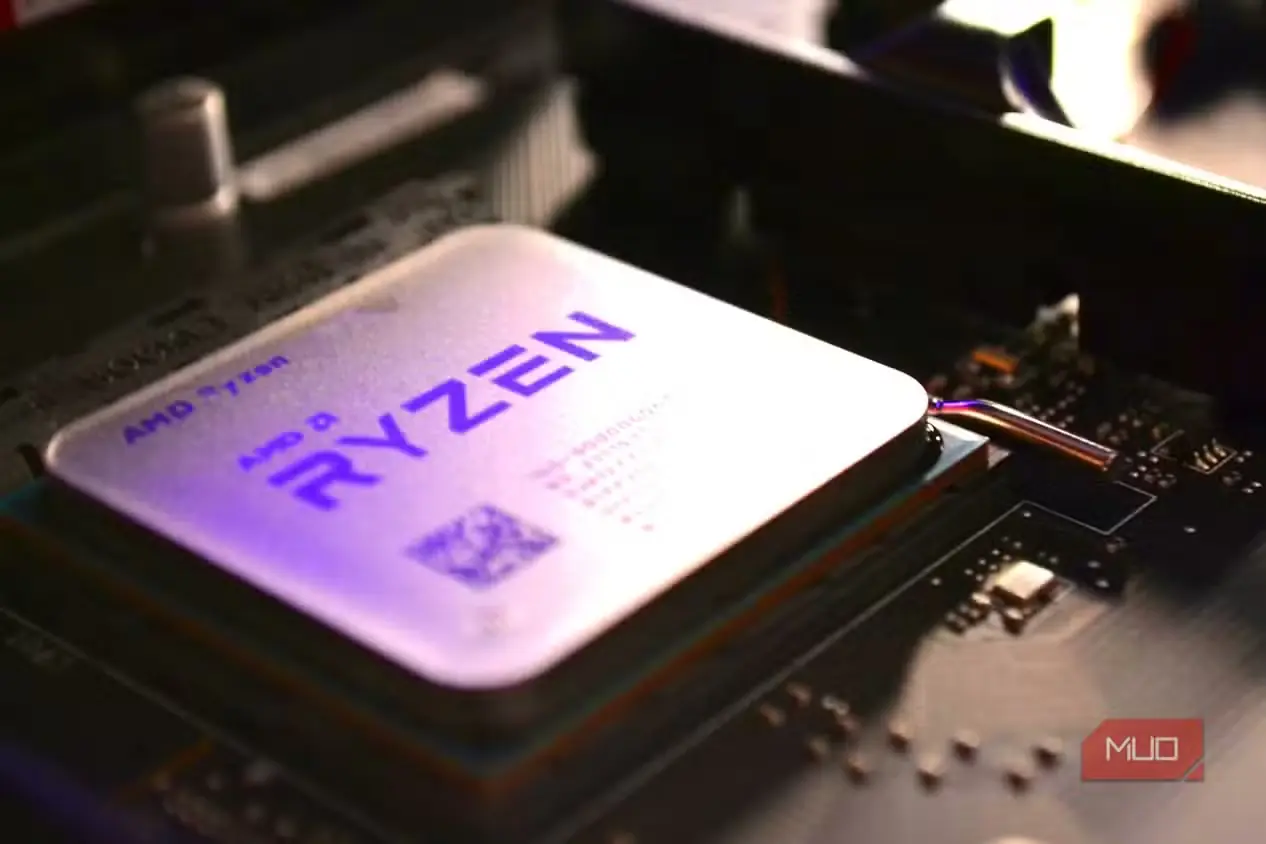 پردازنده AMD Ryzen روی یک مادربرد