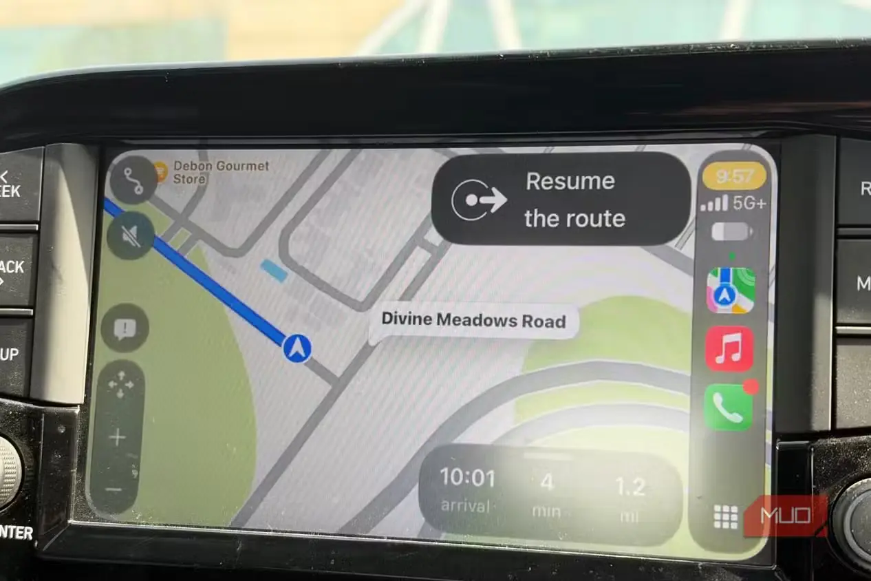 نمای بازشده Apple Maps در Apple CarPlay