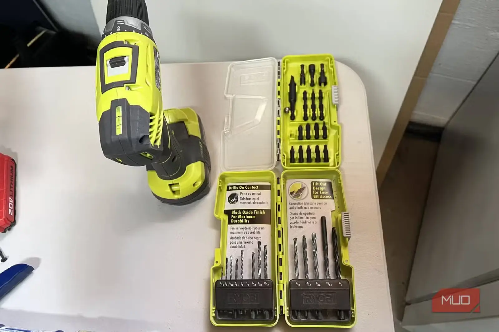 دریلپیچگوشتی RYOBI ONE+ 18V همراه با مجموعه متهها