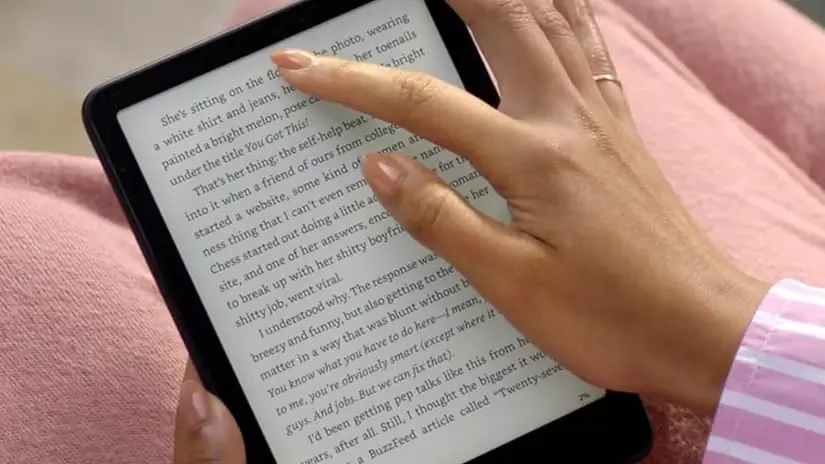 نمایی نزدیک از دستگاه Amazon Kindle Paperwhite