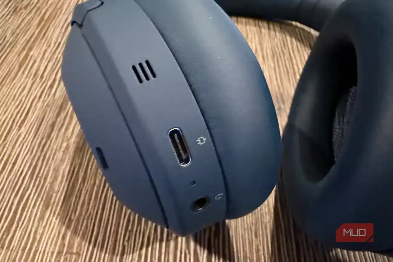 درگاههای هدفون Lenovo Yoga Headphones