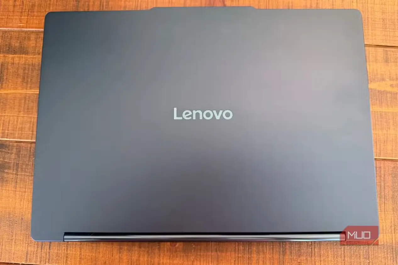 نمای بالایی لپتاپ Lenovo Yoga 9i