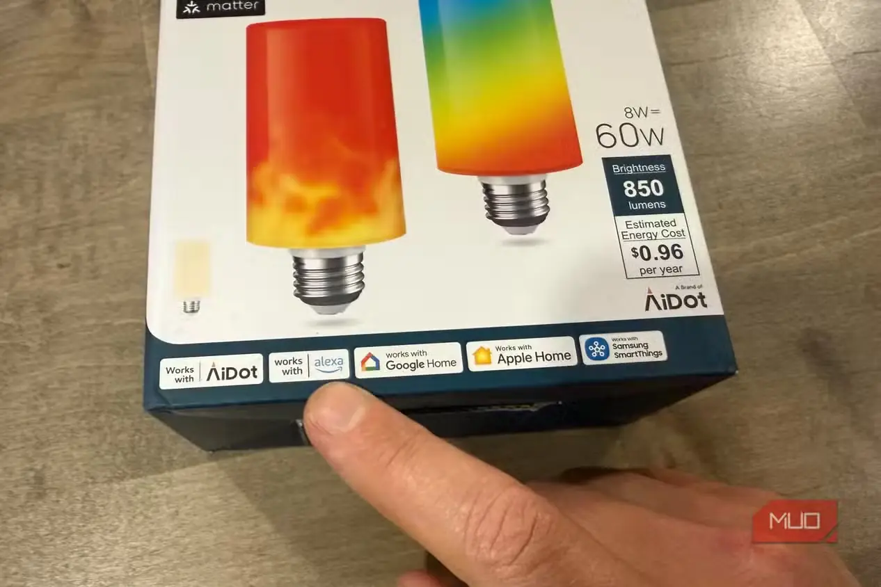 نمای نزدیک جعبه Linkind Smart Light Stick با مشخصات و نشانوارههای خانه هوشمند