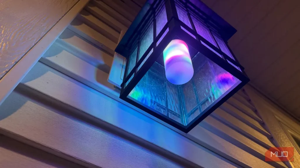 آزمایش رقیب ۳۳ دلاری Philips Hue؛ ترفند برترش را نمی‌توان نادیده گرفت