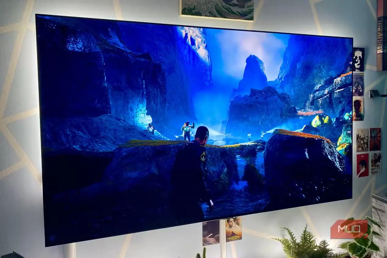 نمایش DLAA بازی 007 فرست لایت روی تلویزیون OLED الجی