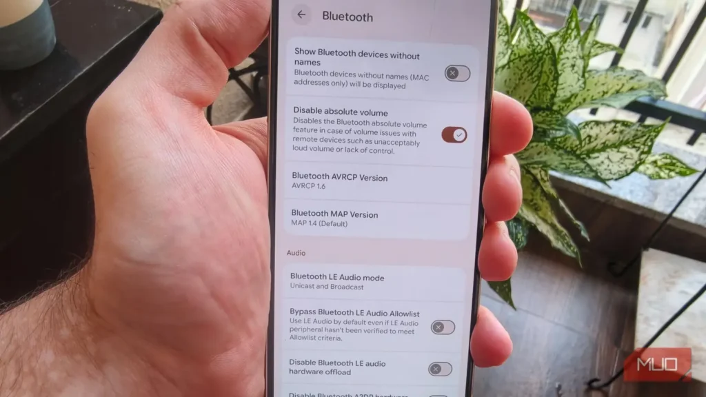 هدفون بلوتوث من به‌طرز عجیبی کم‌صدا بود تا اینکه این تنظیم Android را تغییر دادم