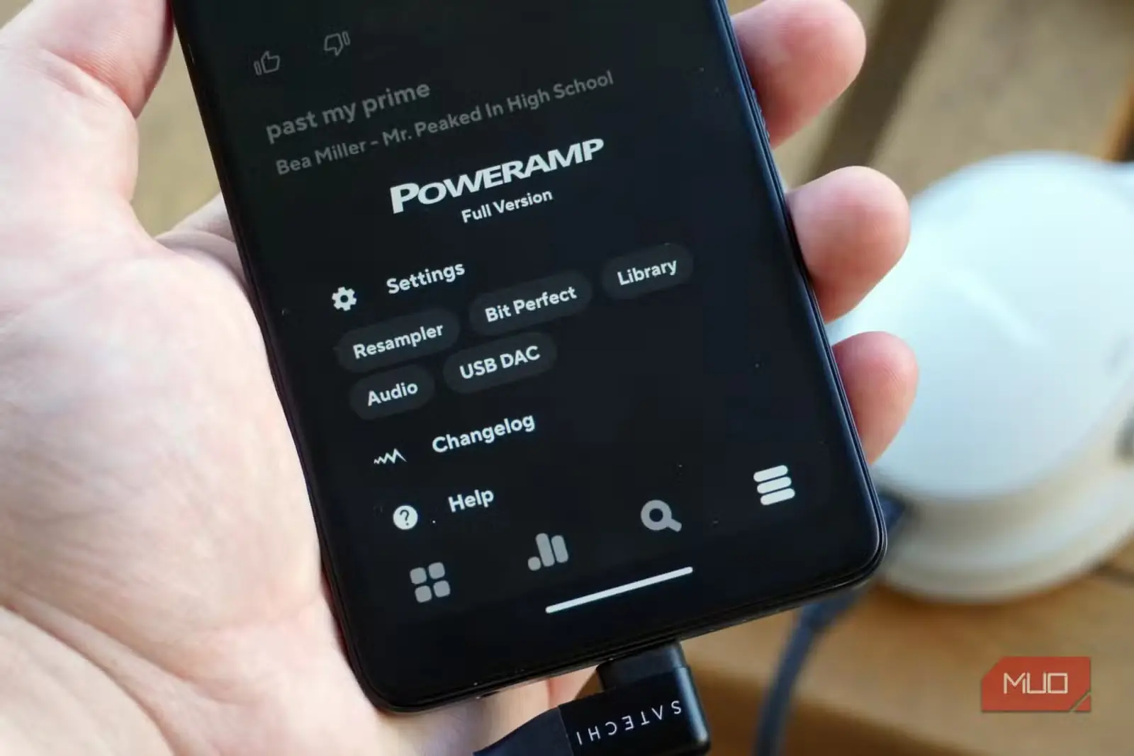دکمهٔ پخش بیتبهبیت در Poweramp برای Android