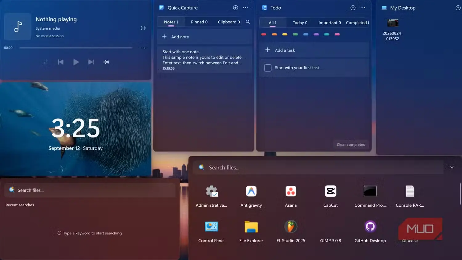نمای میزکار Windows با ابزارک‌ها و جست‌وجوی برنامه‌ها