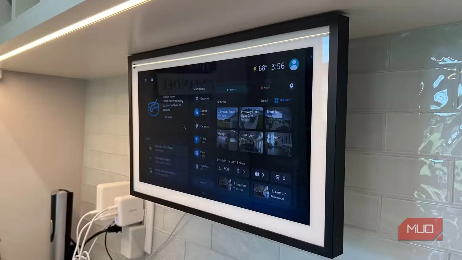 دستگاه Echo Show نصبشده زیر کابینت
