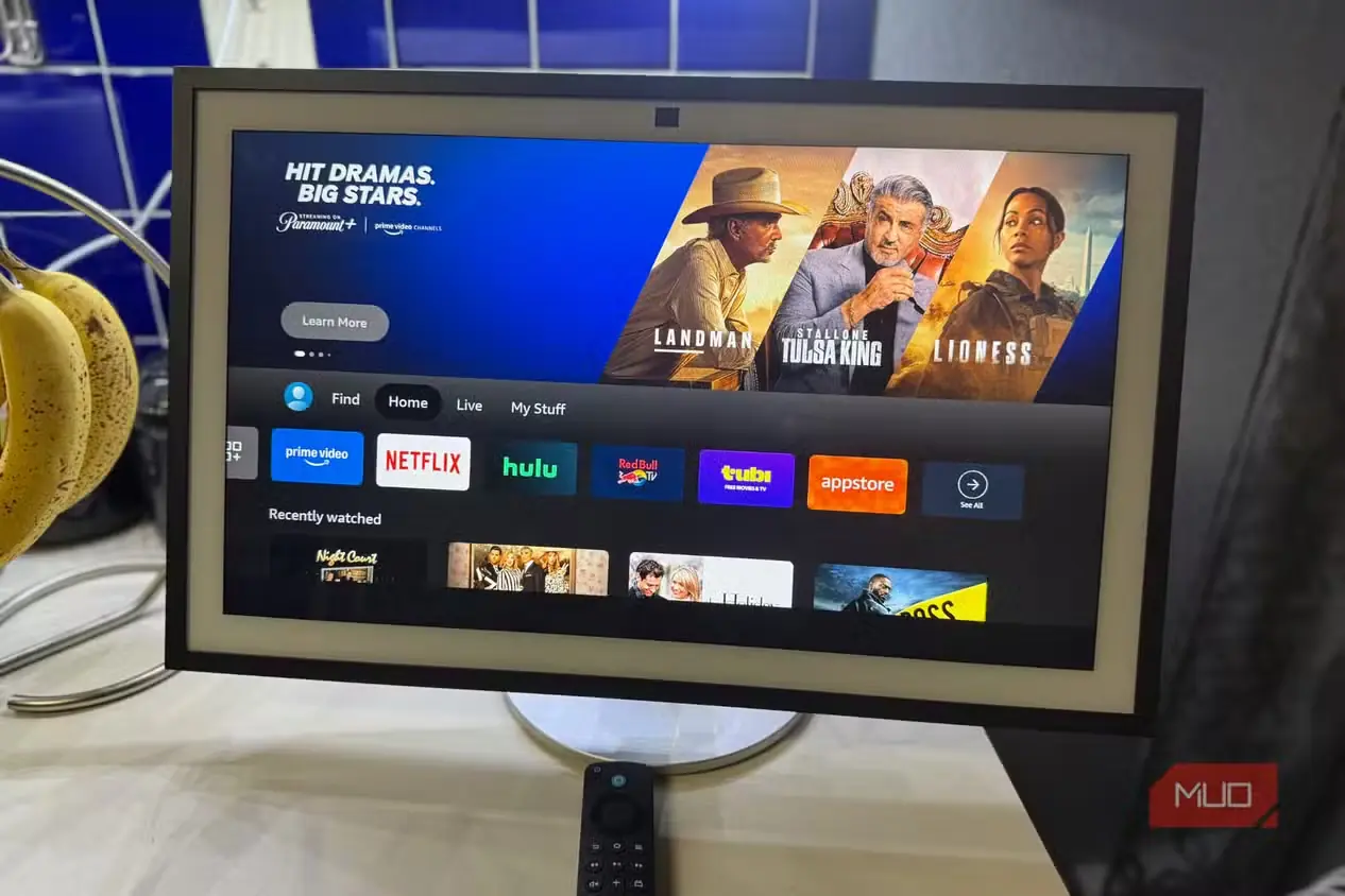دستگاه Amazon Echo Show 21 همراه با کنترل Fire TV