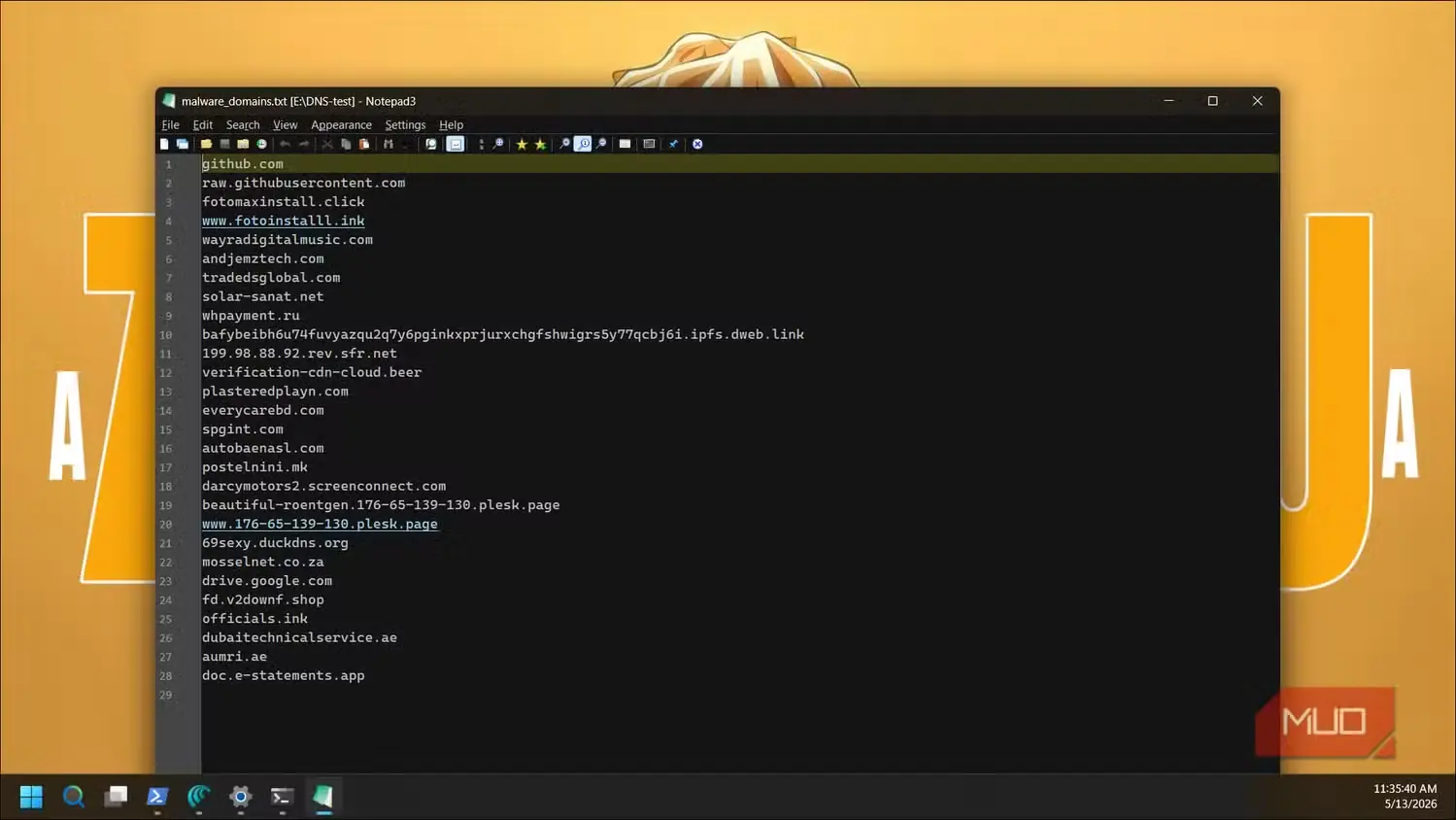 فهرست متنی دامنههای بدافزاری در Notepad روی Windows 11
