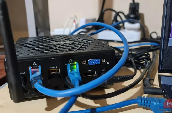 روتر لینوکسی قدیمی OpenWrt که به‌نظرم برای بیشتر شبکه‌ها از OPNsense مناسب‌تر است