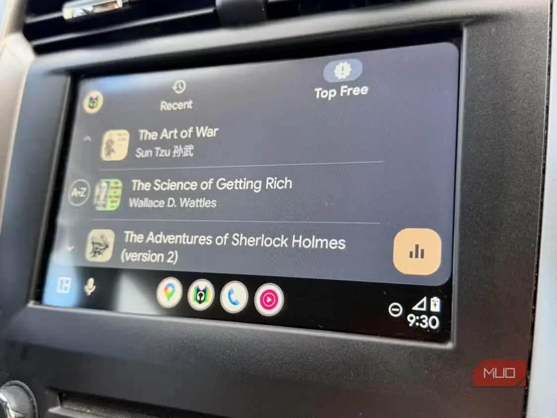 نمای برنامهٔ Librovox روی Android Auto