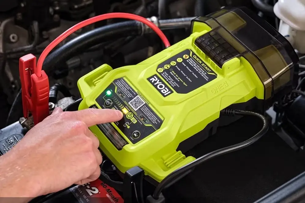آزمایش روشن‌کردن موتور 4.0L V6 با باتری Ryobi