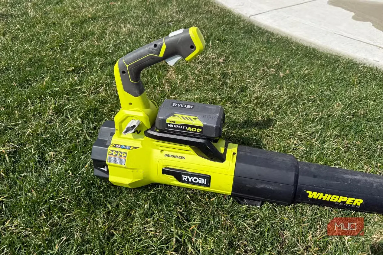 دسته تنظیم‌پذیر دمنده برگ Ryobi