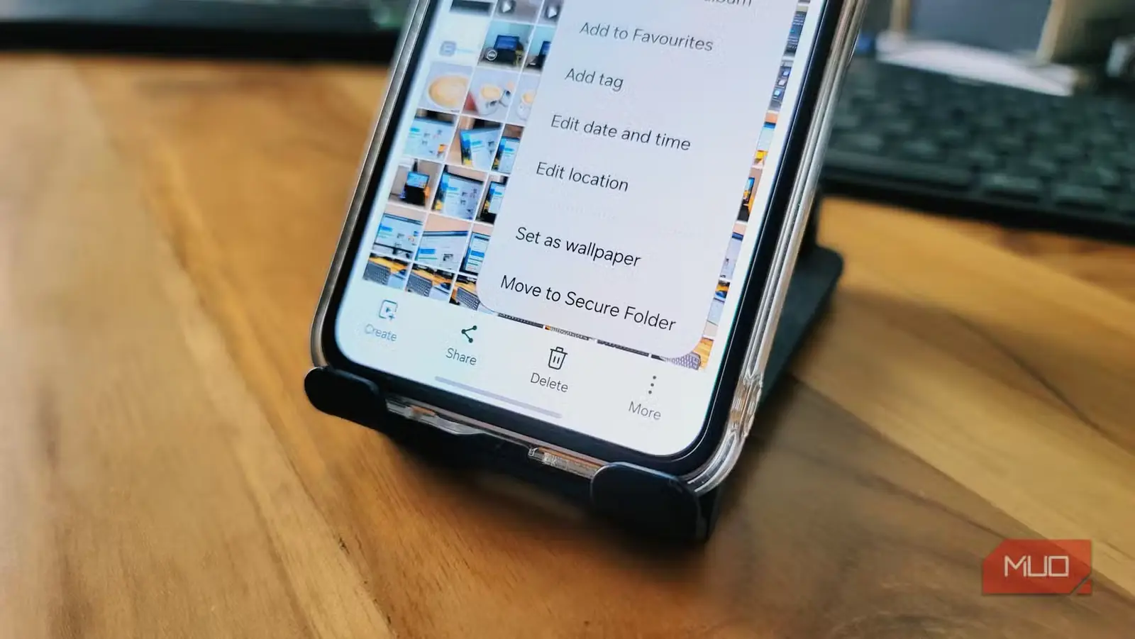 گزینه انتقال به پوشه امن در برنامه گالری گوشی Samsung Z Flip 6