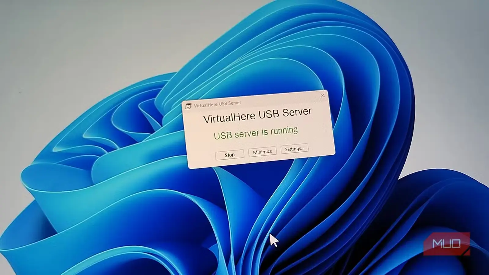 پنجره اعلان اجرای سرور USB برنامه VirtualHere در Windows 11