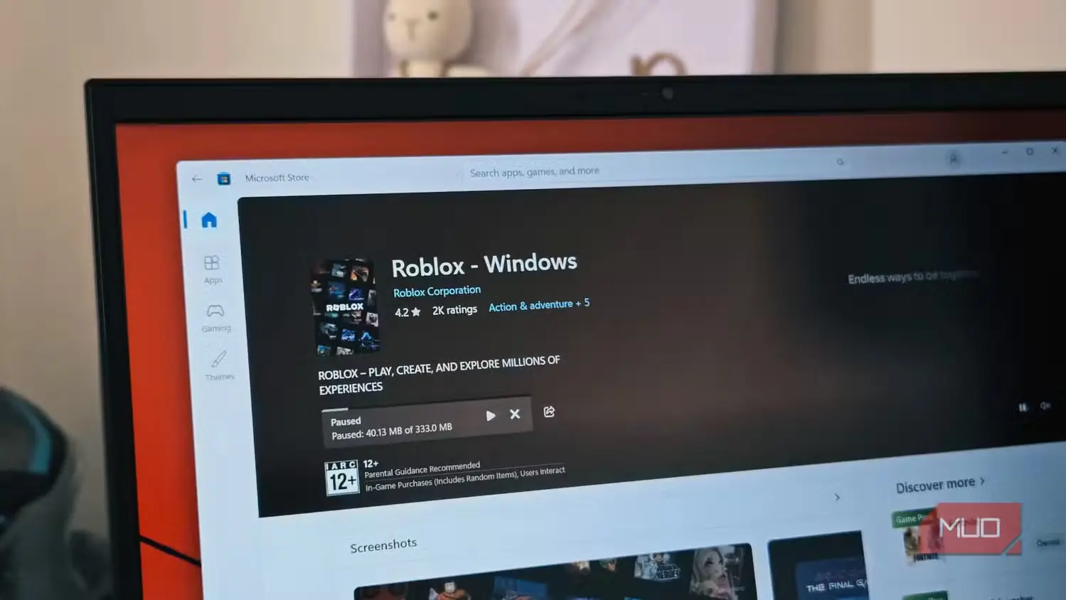 نمایش روند بارگیری بازی Roblox از Microsoft Store در Windows 11 روی لپتاپ HP
