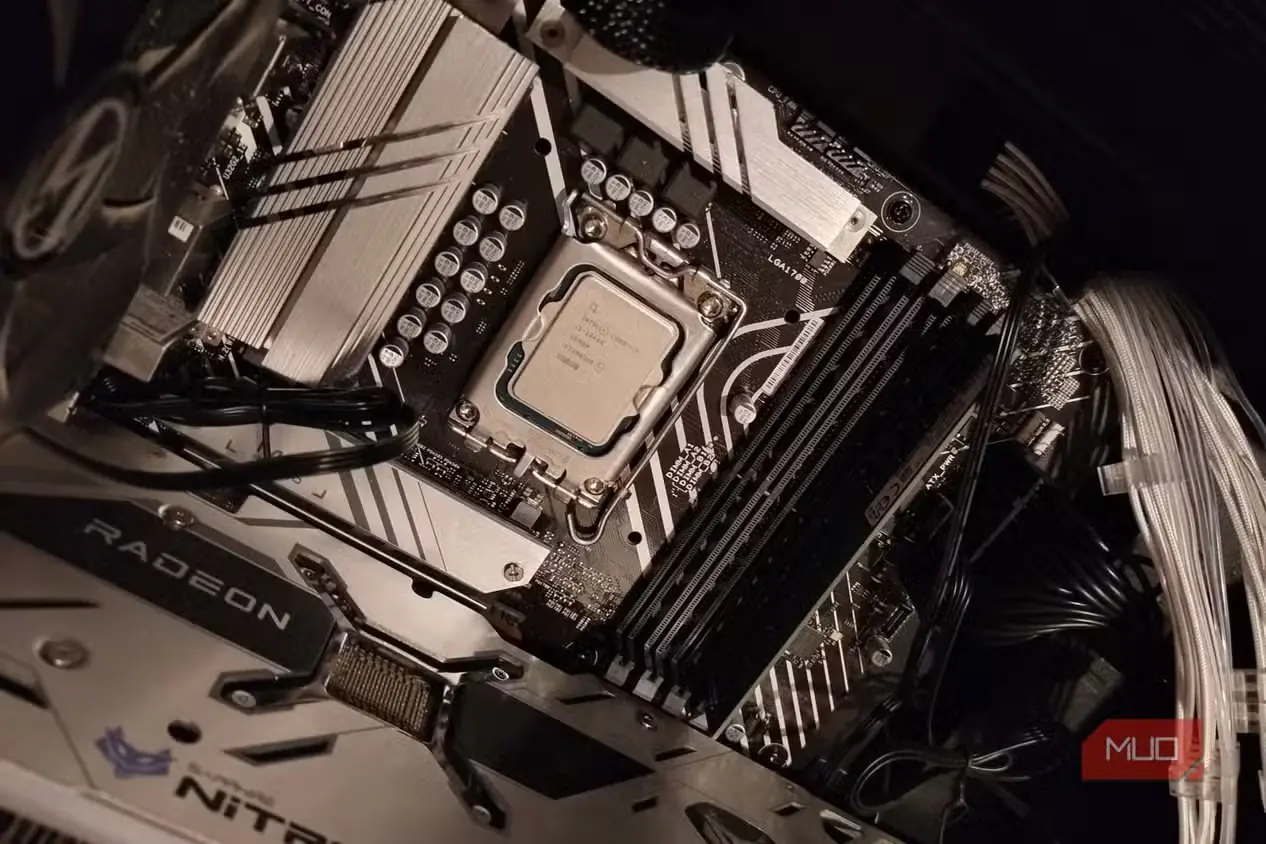 مادربرد ویژه پردازنده Intel