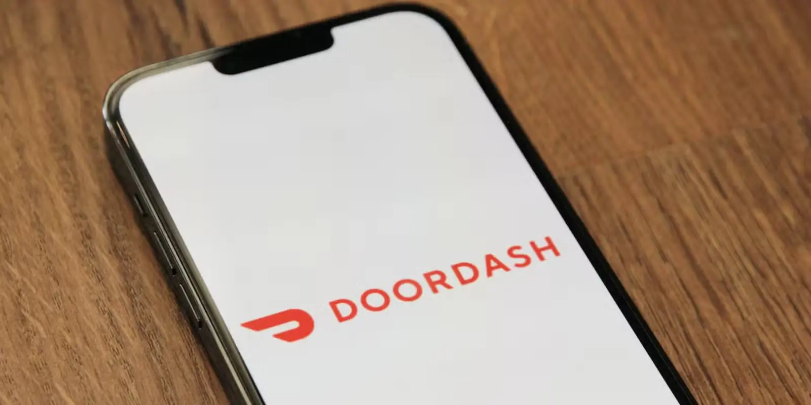 نمای برنامه DoorDash روی گوشی