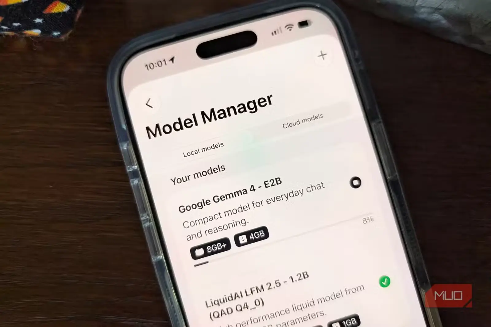 انتخاب یک LLM برای iPhone.