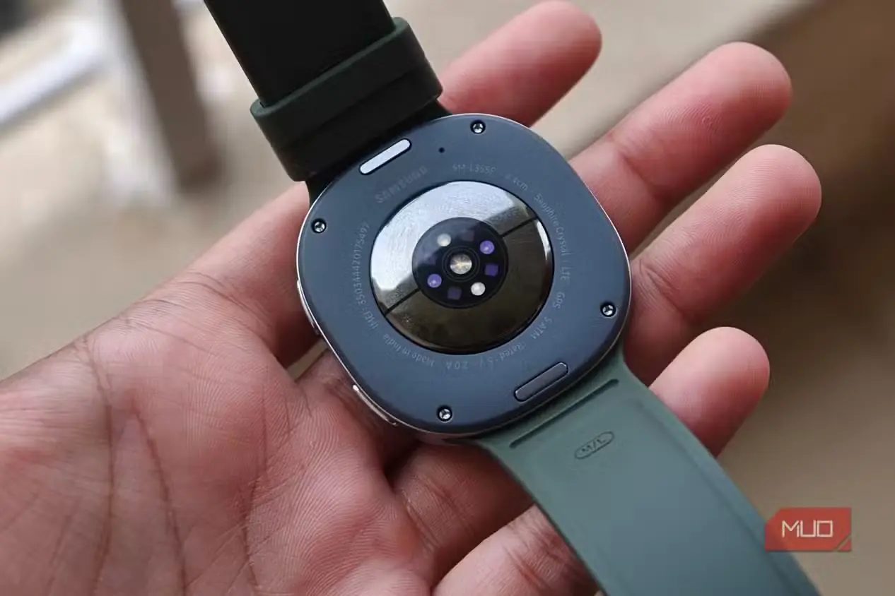 حسگرهای پشتی ساعت Samsung Galaxy Watch 9