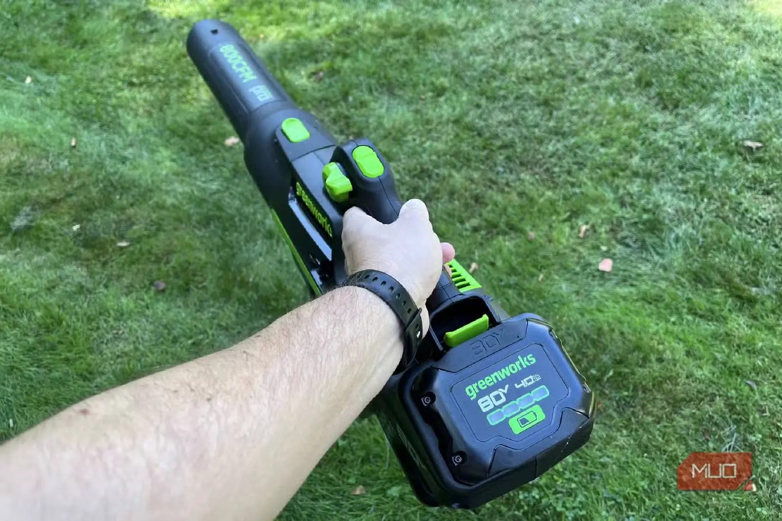 در دست گرفتن دمنده Greenworks 80V 800CFM