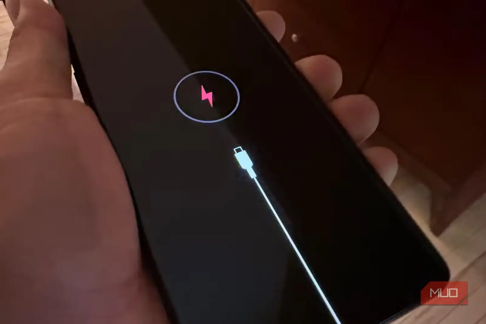 نمایش باتری خالی گوشی OnePlus