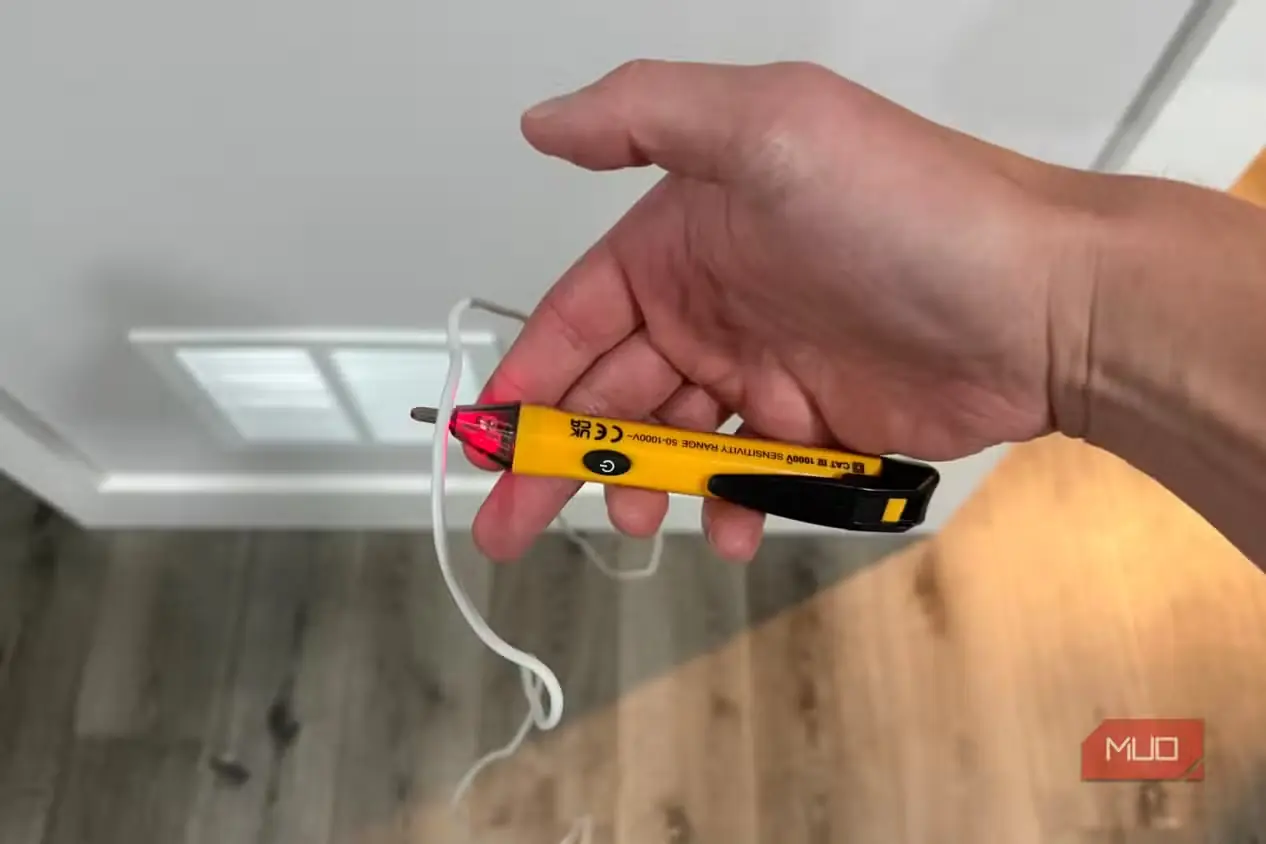 تشخیص سیم برقدار با Klein Tools NCVT 1P