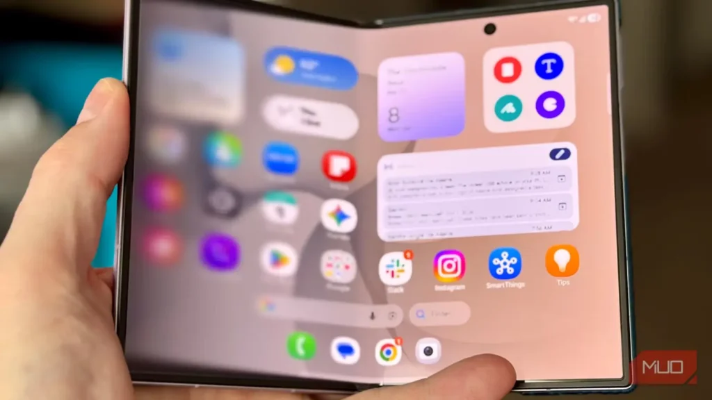 آزمایش چهار پویانمایی تاشدن iPhone Duo روی Galaxy Z Fold 8 که تنها یکی از آن‌ها کار کرد