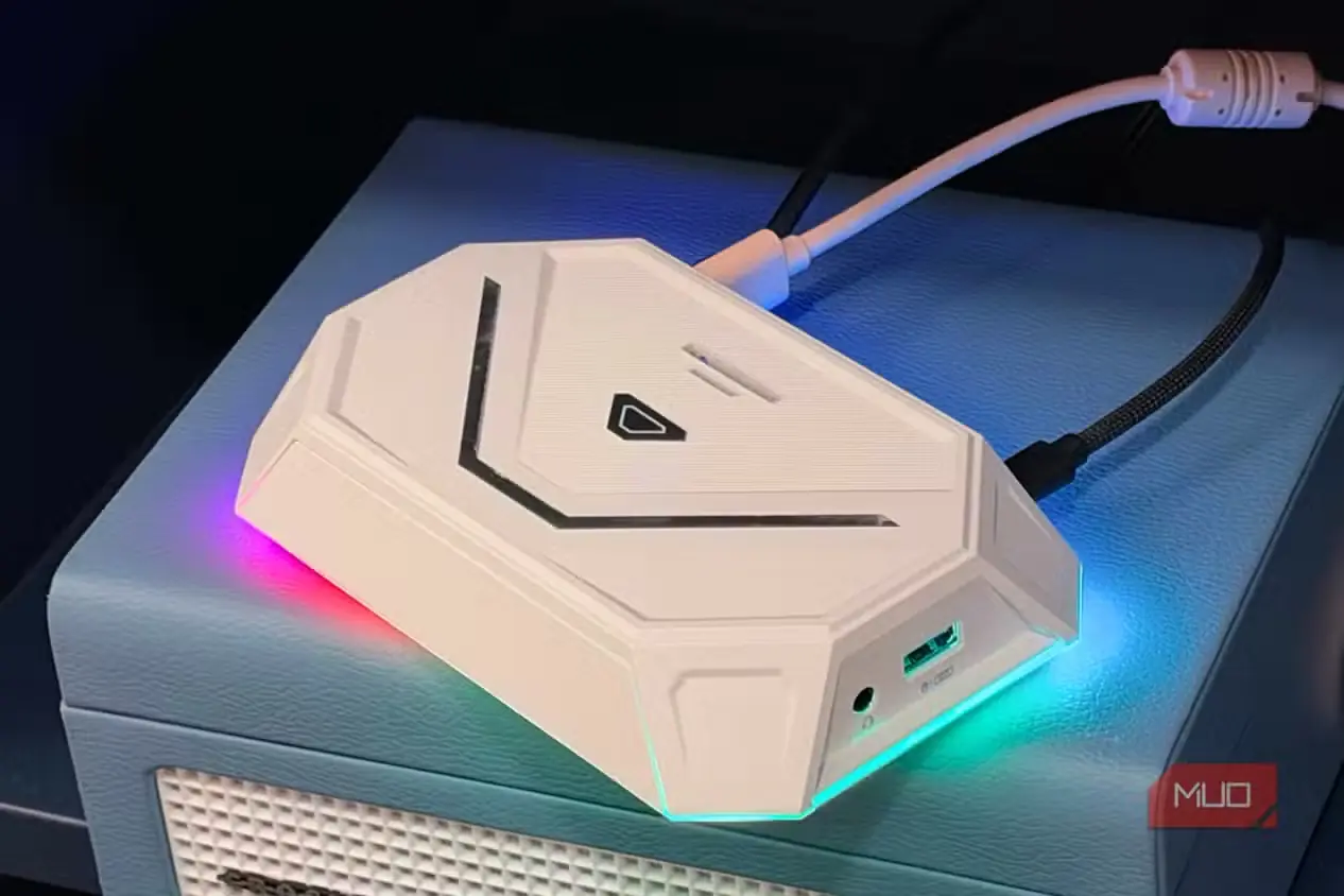 تجهیزات جانبی متصل به هاب USB برقدارِ وصلشده به تلویزیون