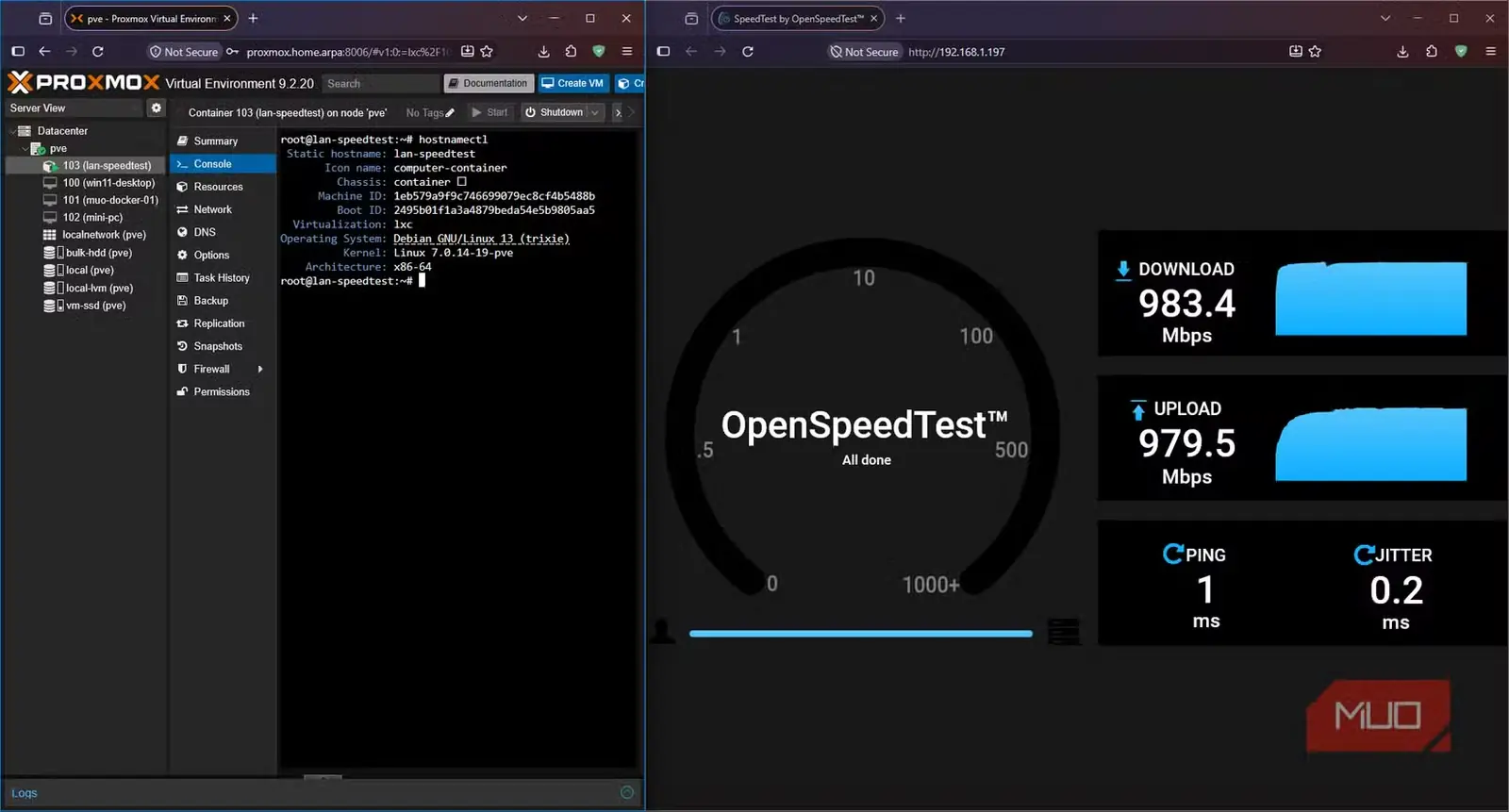 گزارش سرعت OpenSpeedTest با دانلود حدود 983Mbps و بارگذاری 980Mbps در کنار کنسول کانتینر Debian LXC