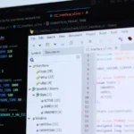 VS Code سال‌هاست آگاهانه اجازه می‌دهد JSON نامعتبر بنویسید