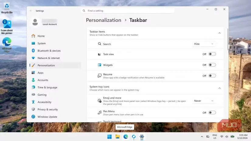 تنظیمات نوار وظیفهٔ Windows 11 با بخش جستوجوی پنهان و نمای وظایف و ابزارکهای خاموش